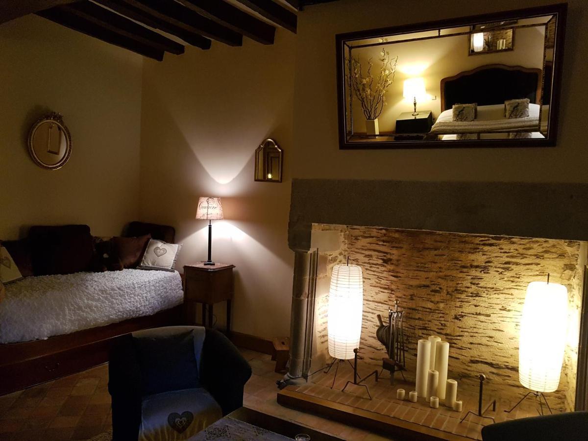 Le Cafe Du Village - Bar A Cocktails & A Ambiance Lohéac 外观 照片